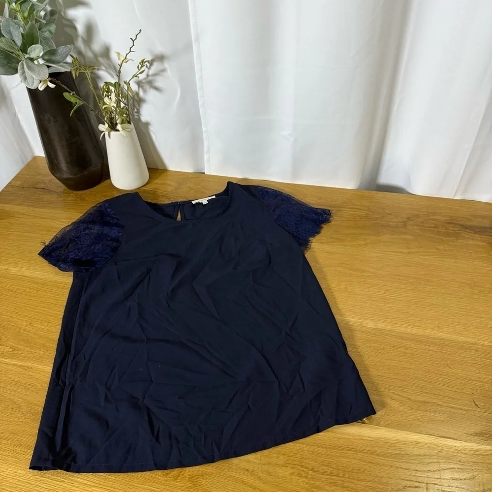3/$20 41 Hawthorn Navy Blue lace detail Short Sleeve top women’s size small